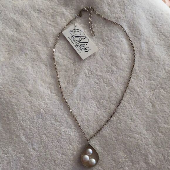 Argentium droplet with freshwater pearls - Picture 2 of 3